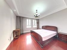 店家主推:景观大平层 坐落聚宝之位 有缘可签