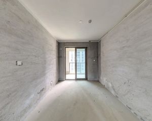 户型方正,配套设施正在完善当中,交通便。利环境优美