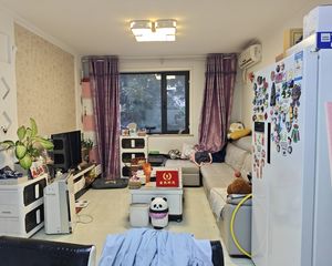 中加荣园2室1厅精装修