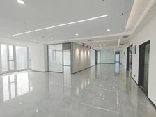 日租金1.5元,华润置地广场 465平东向电梯口,万科大都会