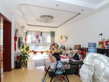 落地窗大阳台,临河景观,精致装,小区中间位置,送面积带阁楼