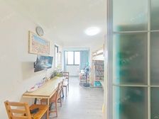 新挂牌,南北通精装一房,满五年,拧包入住,租售比高!