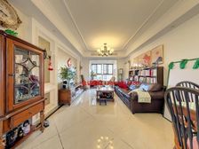 50万精装,带车位空调地暖,地铁口满五,诚售