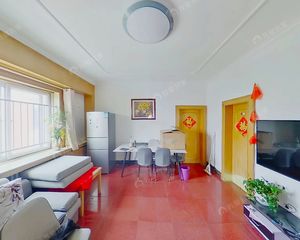 新村四里甲3号教师楼 房龄新,四环里,东西通透,两居室