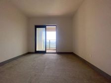 龙湖品质小三房中间楼层 价格超级优质 安心卖!!