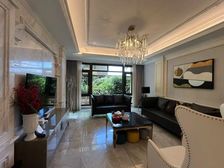 照母山 端户带精装下叠 新风 地暖 中央空调 房子维护得很好