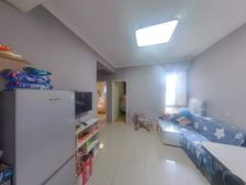 房东诚心出售,价格还谈,中间楼,精装可以拎包入住