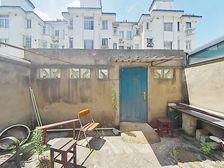 中介费0.5,南门泰华平直振华1楼带院子,采光无遮挡