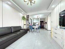 东湖大郡二期南通电梯大2房,紧靠瑞虹商圈,250精装修,急售