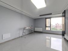 通透大三房,全天采光,小高层洋房,诚心出售。