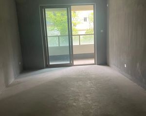 云栖兰汀苑 3室2厅 南 毛坯