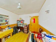 D T旁,标杆小区,电梯中层,朝南一室一厅