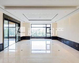 南北通透紫御华府5室3厅豪华装修
