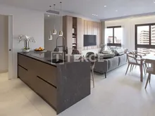 马拉加市中心带屋顶公共泳池的公寓