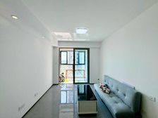 (边户,小区中间位置)(装修不到半年)(送家具家电车位!!)