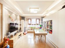 南北通透金域东郡3室1厅精装修