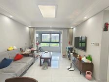 馨苑四期豪华装修,中央空调3房2厅1卫,次新房电梯,河景房