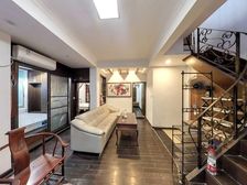 农讲所站D口附近 三房户型 旺中带静 生活便利 带天台