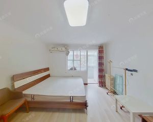 新上 展春园不临街两居室 中间楼层 满五年