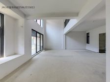 鲁能联排别墅,靠湖环境好,房东诚信出售