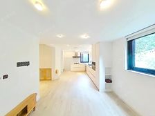 新上精装好房!可拎包入住!沿河景观位置安静!小区出门6号线!