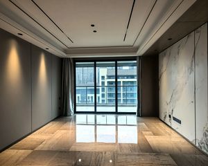 鄞州公园附近 伟星珑印府 东首153平 急售欢迎来电咨询