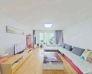 龙德广场附近 天通苑本三区板楼三居 高楼层无遮挡