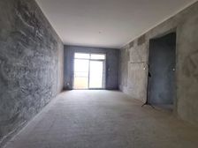 金阳端户四房 中间楼层 位置安静