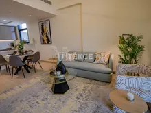 迪拜迈丹(Meydan)小区中带水晶泻湖的公寓