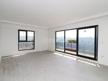 穆丹亚 (Mudanya)带游泳池的海景公寓