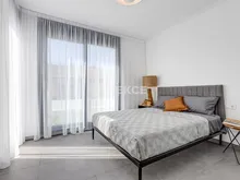 阿利坎特托雷维耶哈海滩附近宽敞的独立别墅