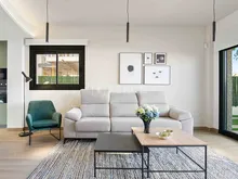 洛斯蒙特西诺斯带游泳池的现代别墅