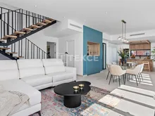 阿利坎特 (Alicante)波洛普(Polop)带泳池的高