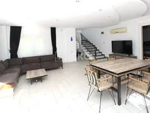 位于安塔利亚贝莱克热门地点的带家具的独立别墅