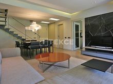 伊斯坦布尔埃森尤尔特( Esenyurt )带室外和室内泳池