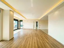 阿拉尼亚(Alanya)泳池和停车场的时尚公寓