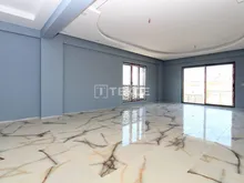 亚洛瓦卡德柯伊独立三层别墅 - 带泳池和电梯