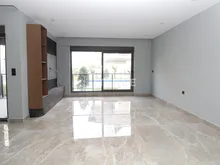 土耳其贝莱克高尔夫球场附近带游泳池的公寓