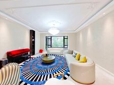 全新装修,有电梯,套房设计,双车库,前二后三户型!