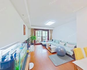 两居室双卫,中心位置,中间楼层,停车方便,业主诚意出售