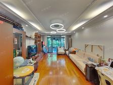 位置好,看出去是小区喷水池,得房率也高,还有车位