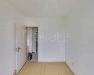 交易有保单 必看好房 店长力荐 兴海家园日苑