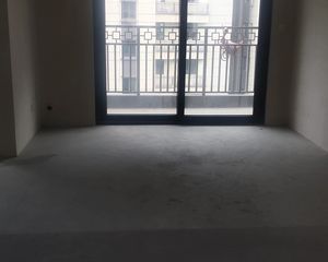 新希望映辰府3室2厅2卫南朝向170.0万元/套出售
