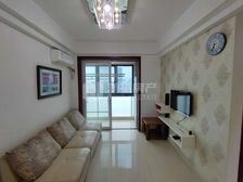 临靠地铁口,小区门口设有公交站,:周围商业配套