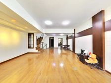 新出 米兰世纪 4室别墅 无违建 带平院2车位