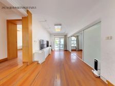 一口价急售,楼上有外楼梯,有露台,中间位置安静