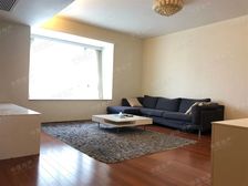 品质小区,环境优美,诚意出售,精装好房。关健方便看房子