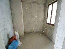 恒生秀山郡3房南毛坯真实好房