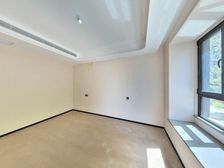 龙湖天奕 带院子带下跃 诚心出售 价格可谈 看房子方便