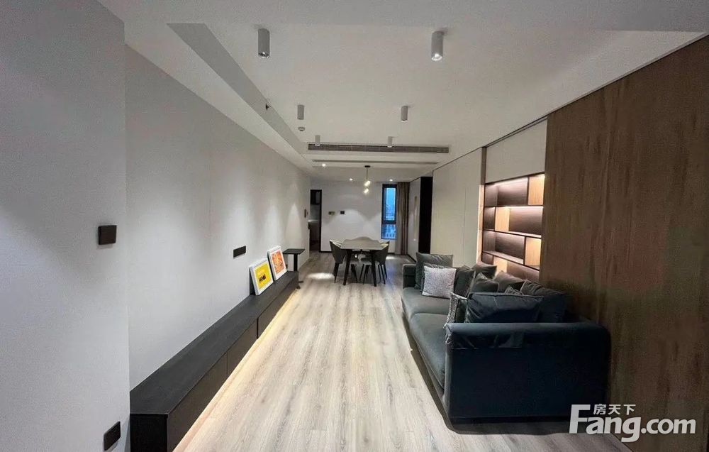 伯爵居小区租房,一室两厅, 日月光伯爵居 豪华装修 全区中空地暖 小区